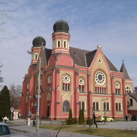 Csoka Panzio Bed and Breakfast Zalaegerszeg Esterno foto